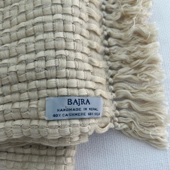Bajra Cream Woven scarf - Picture 4 of 4